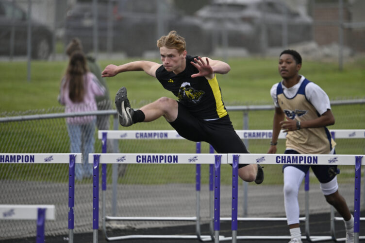 Garfield sweeps MVAC Gray